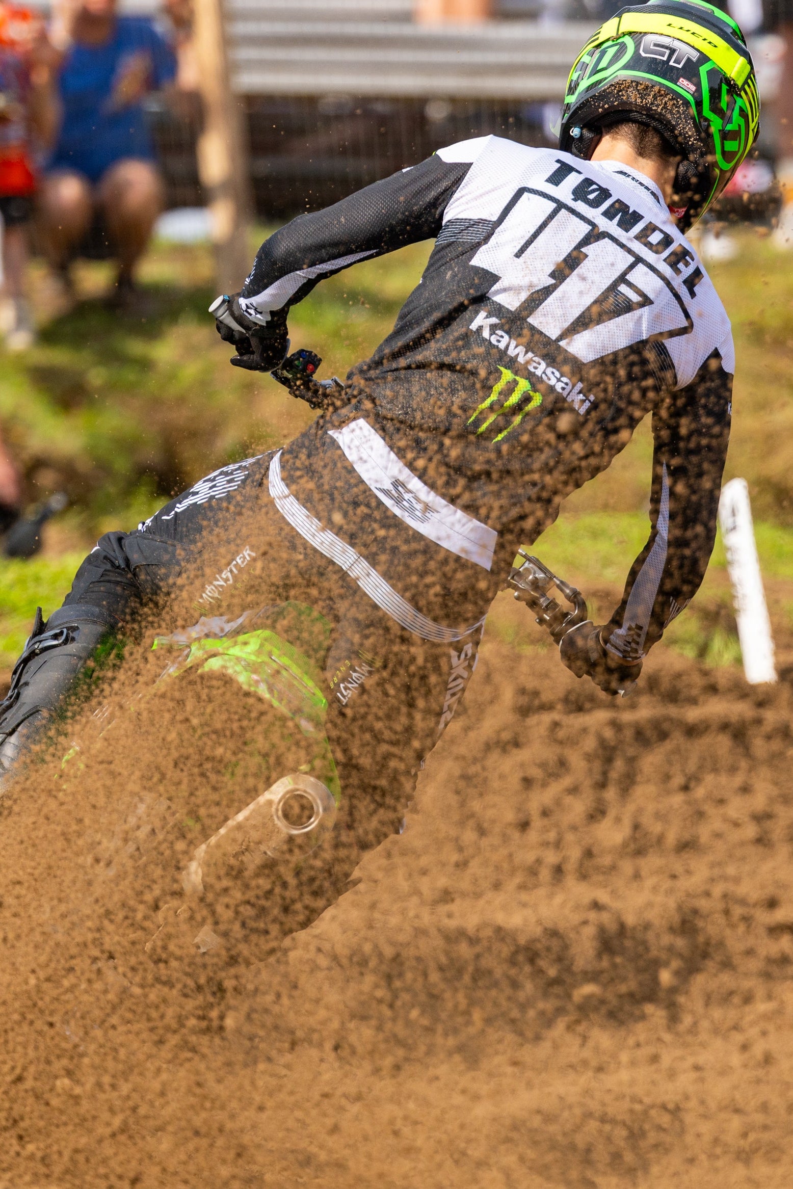 6D Back on a Factory 450 with Cornelius Tøndel – 6D Helmets
