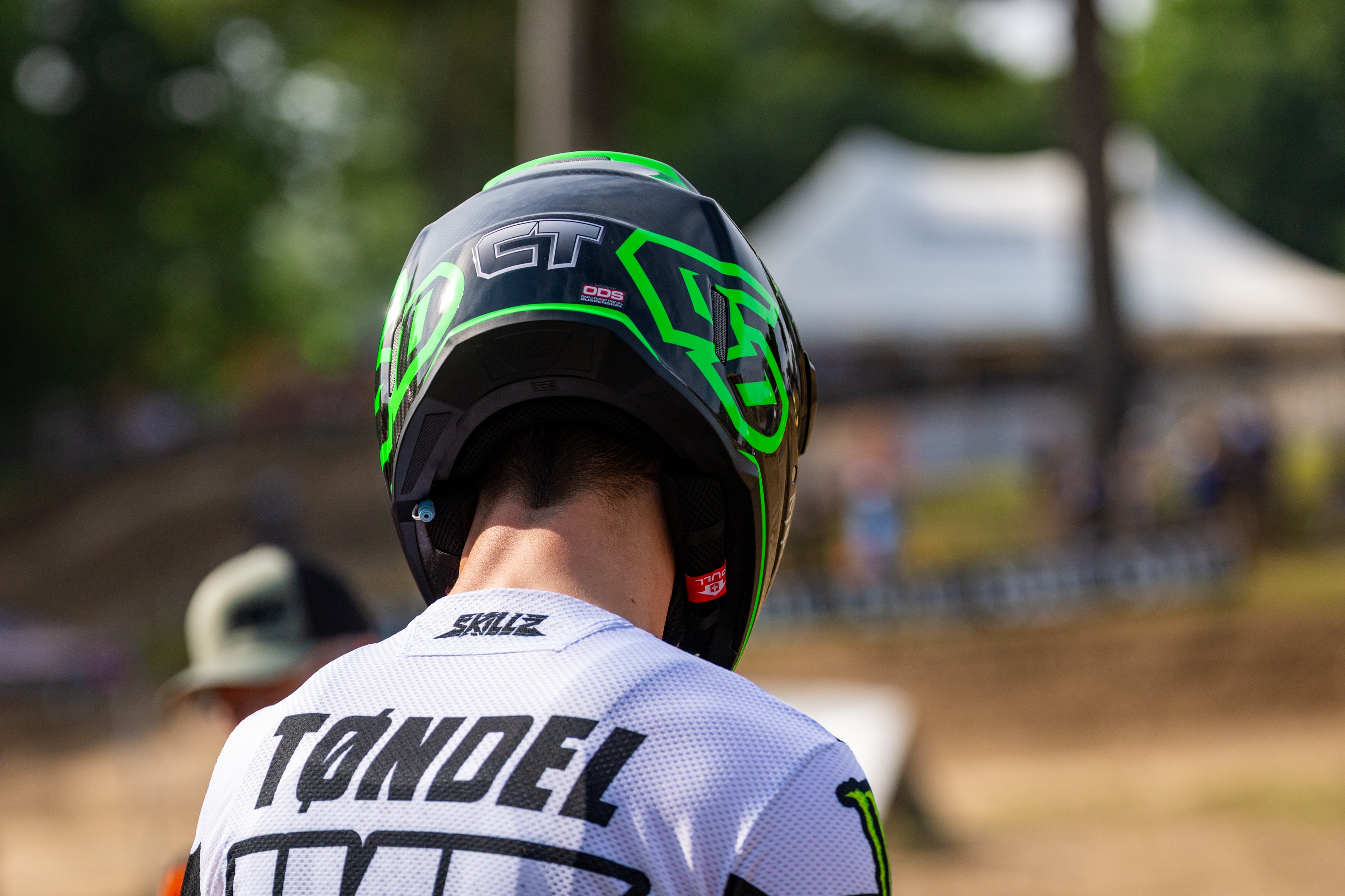 6D Back on a Factory 450 with Cornelius Tøndel – 6D Helmets