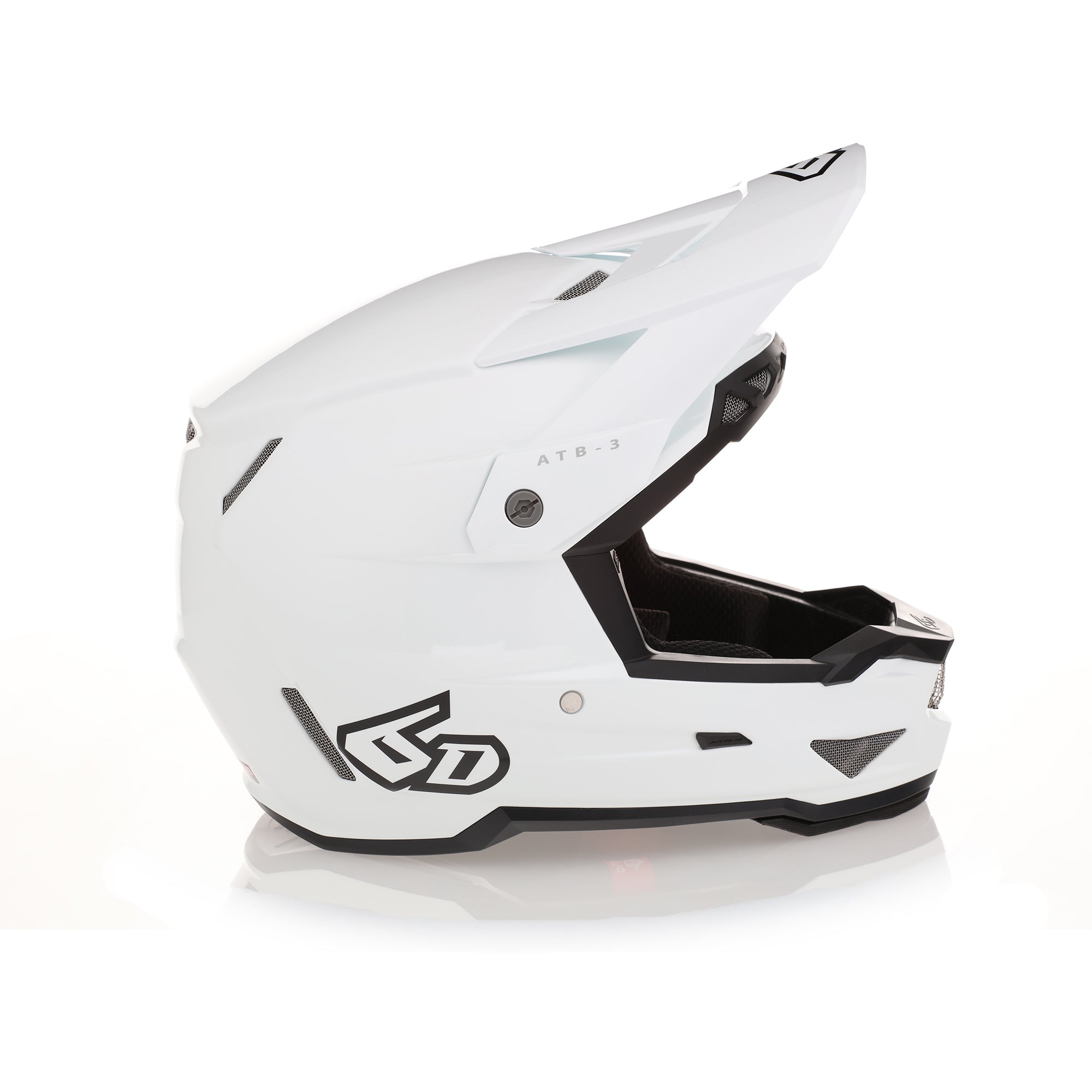 Nik Nestoroff Wins Sea Otter Dual Slalom – 6D Helmets
